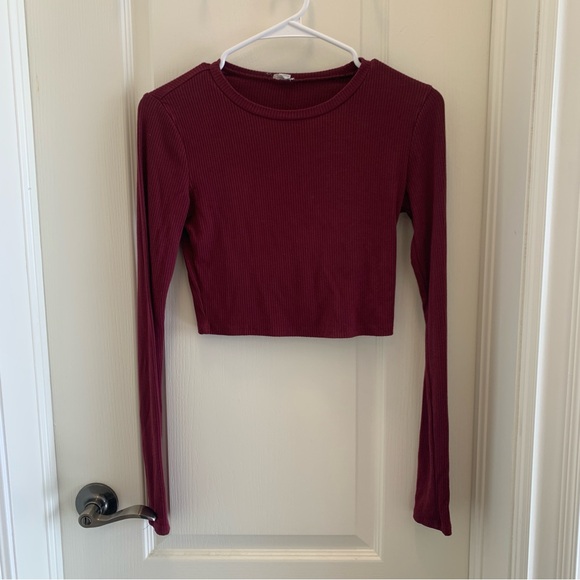 3/$30 garage "kylie" maroon crop top - Picture 2 of 9